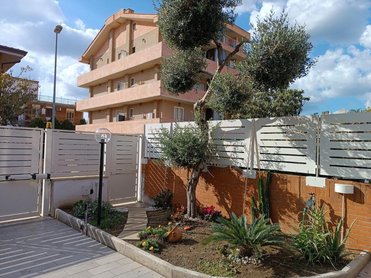 Touch&Go - Stanza Privata Con Servizi Ciampino Dış mekan fotoğraf